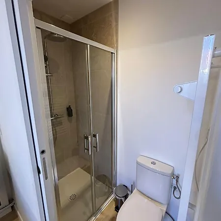 Maison De Standing Au Centre De 7 Avec 7 Salles De Bain, Sauna, Cour Privee Lägenhet Reims