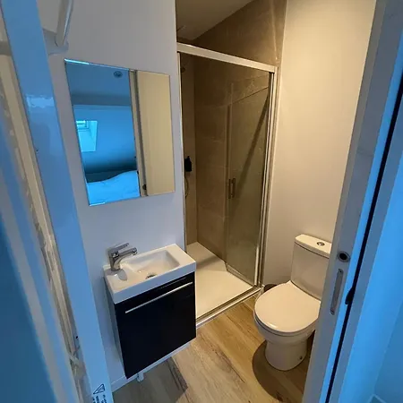 Lägenhet Maison De Standing Au Centre De 7 Avec 7 Salles De Bain, Sauna, Cour Privee Reims