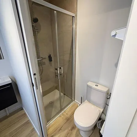 Maison De Standing Au Centre De 7 Avec 7 Salles De Bain, Sauna, Cour Privee Lägenhet *