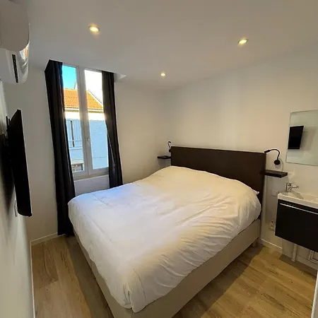 Maison De Standing Au Centre De 7 Avec 7 Salles De Bain, Sauna, Cour Privee דירה