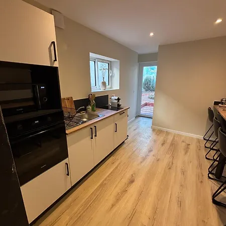 Maison De Standing Au Centre De 7 Avec 7 Salles De Bain, Sauna, Cour Privee Lägenhet