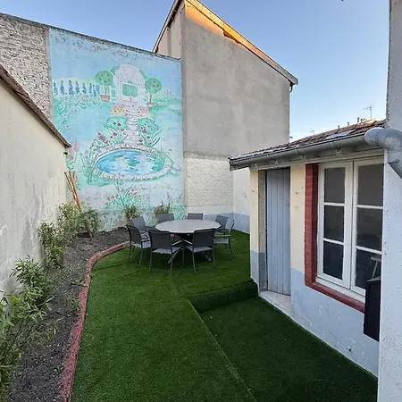 Maison De Standing Au Centre De 7 Avec 7 Salles De Bain, Sauna, Cour Privee