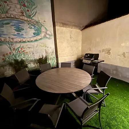 Maison De Standing Au Centre De 7 Avec 7 Salles De Bain, Sauna, Cour Privee