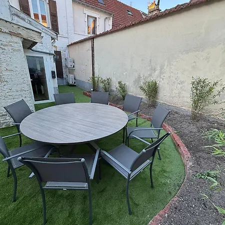 Maison De Standing Au Centre De 7 Avec 7 Salles De Bain, Sauna, Cour Privee * Reims