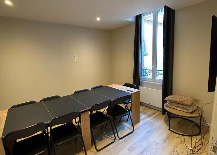 Maison De Standing Au Centre De 7 Avec 7 Salles De Bain, Sauna, Cour Privee Lägenhet Reims