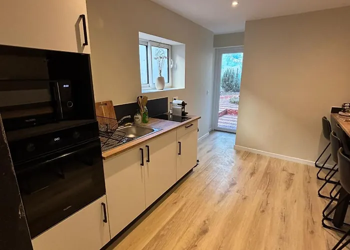 Maison De Standing Au Centre De 7 Avec 7 Salles De Bain, Sauna, Cour Privee Appartement