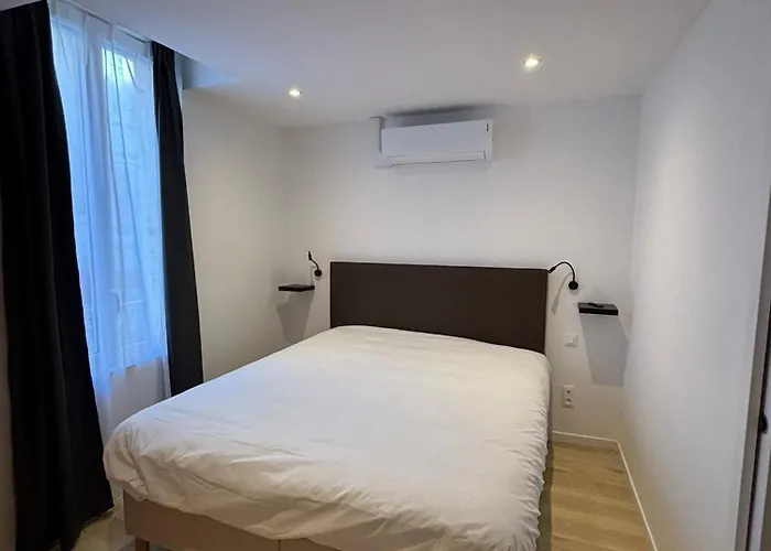 Maison De Standing Au Centre De 7 Avec 7 Salles De Bain, Sauna, Cour Privee Appartement