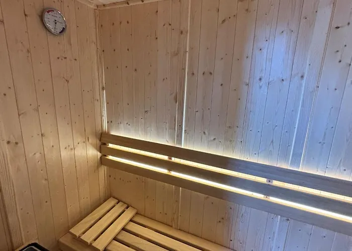 Maison De Standing Au Centre De 7 Avec 7 Salles De Bain, Sauna, Cour Privee Appartement *