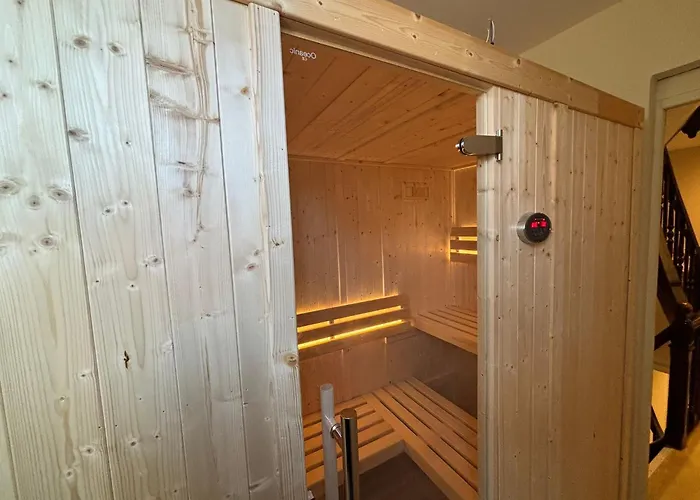 Appartement Maison De Standing Au Centre De 7 Avec 7 Salles De Bain, Sauna, Cour Privee Reims